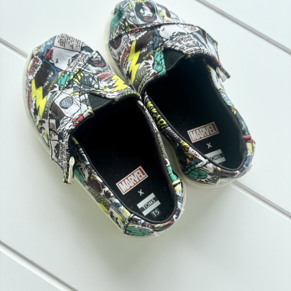 Toms x Marvel Kids Size 5 Classic Multi Marvel Comic Pop Print Shoes - Picture 7 of 12